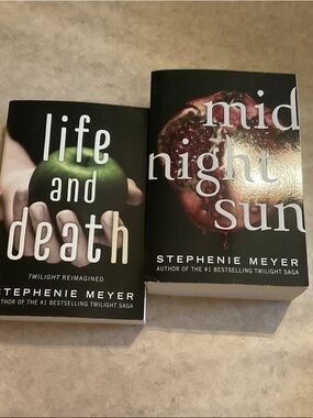 Stephanie Meyers books for summer reading